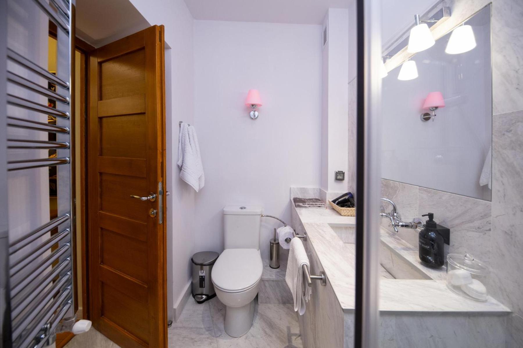 Rainforest Studio Downtown By Pretty Apartments Bukarest Kültér fotó